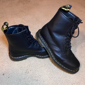 Dr Martens 1460 SLIP RESISTANT LEATHER LACE UP BOOTS Black Mens 10 (US)